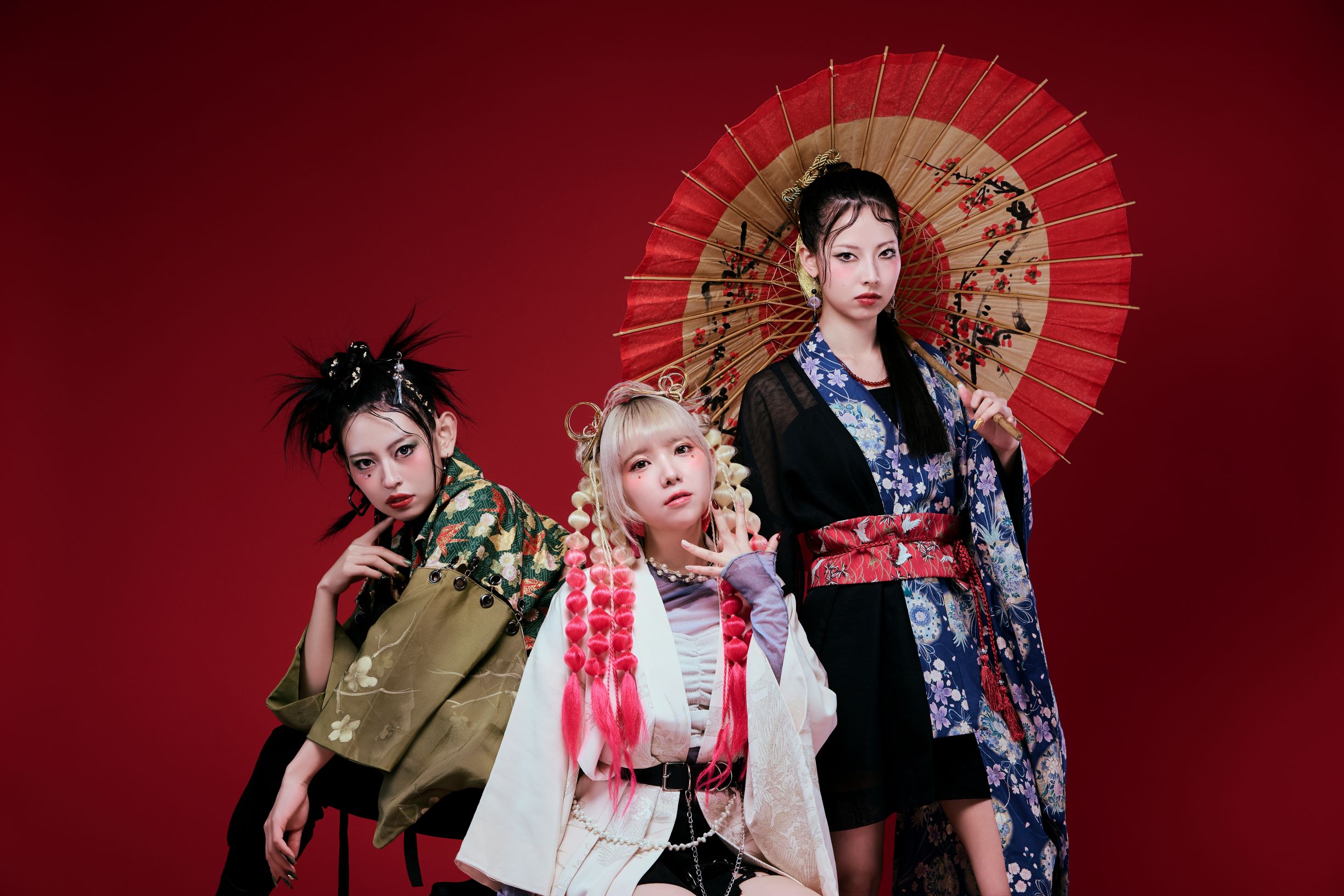 "DARUMA Rollin" sebuah Girls Band Unik dari Jepang, yang seluruh anggotanya memutuskan untuk "migrasi" ke Indonesia!